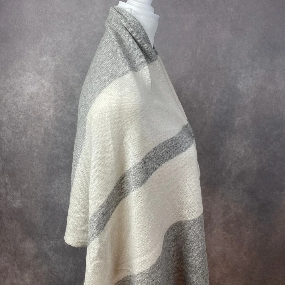 27 Miles Scarf Shawl Women One‎ Size Wrap Poncho Button Gray Cream 100% Cashmere